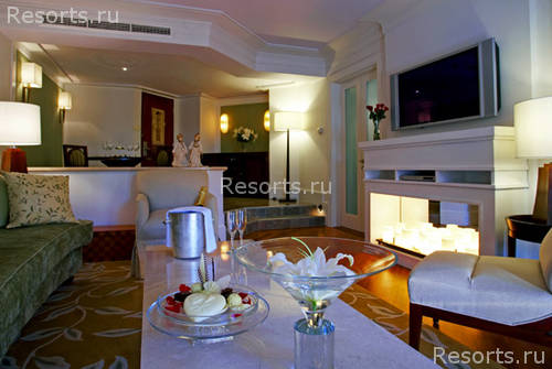 The Laguna Resort & Spa 14